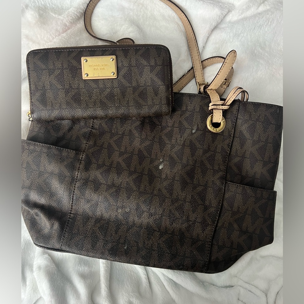 Micheal Kors Brown Jet Set Tote and Wallet Bundle